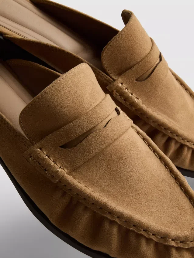 Loafersandaler i imitationsmocka