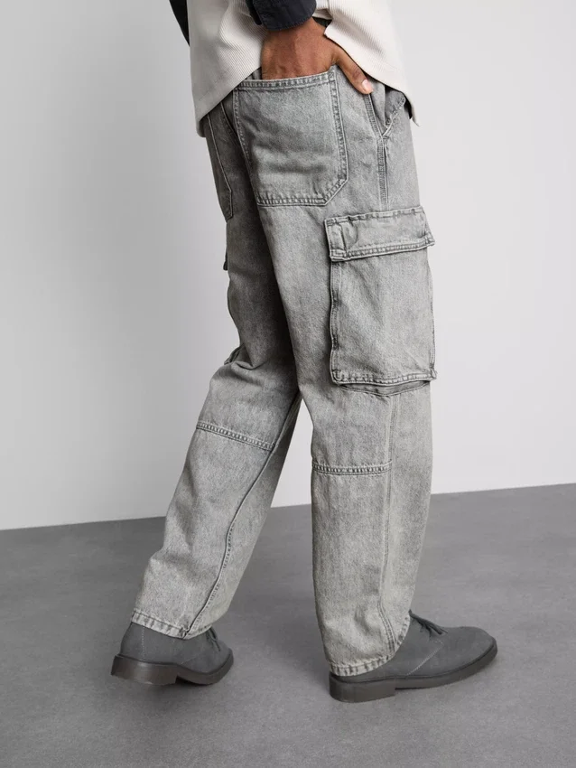 Löst sittande cargo-Jeans med medelhög midja