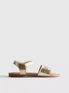 Metalliska laserskurna sandaler