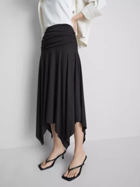 Midikjol med veckad fåll