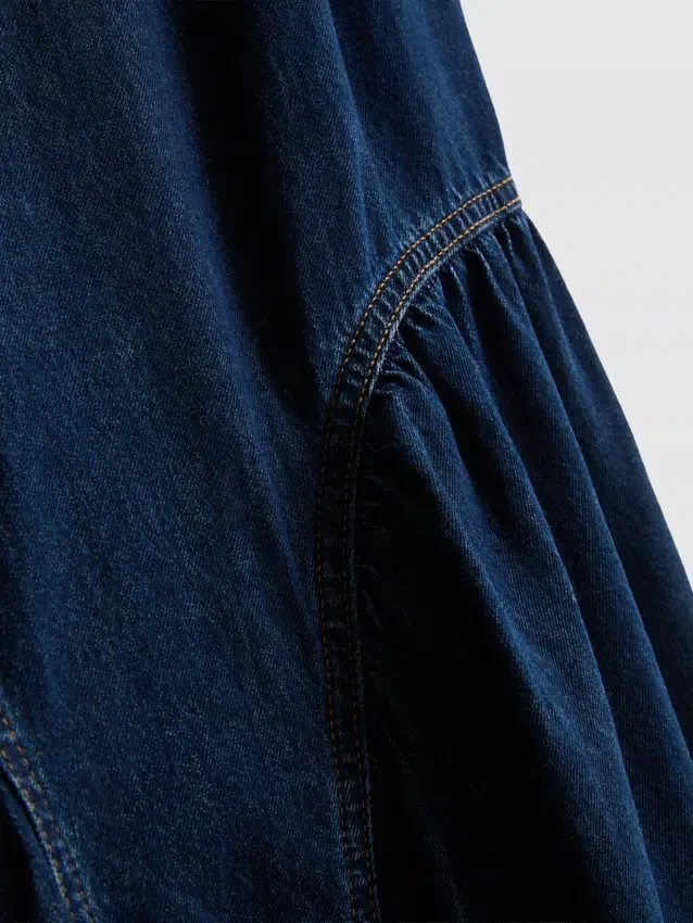 Midiklänning i bomullsdenim med sänkt midja