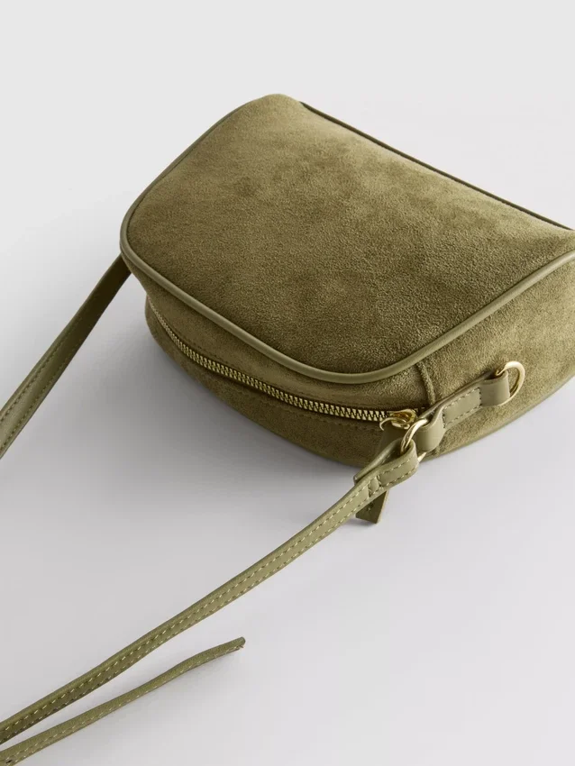 Mini-crossbodyväska i imitationsmocka