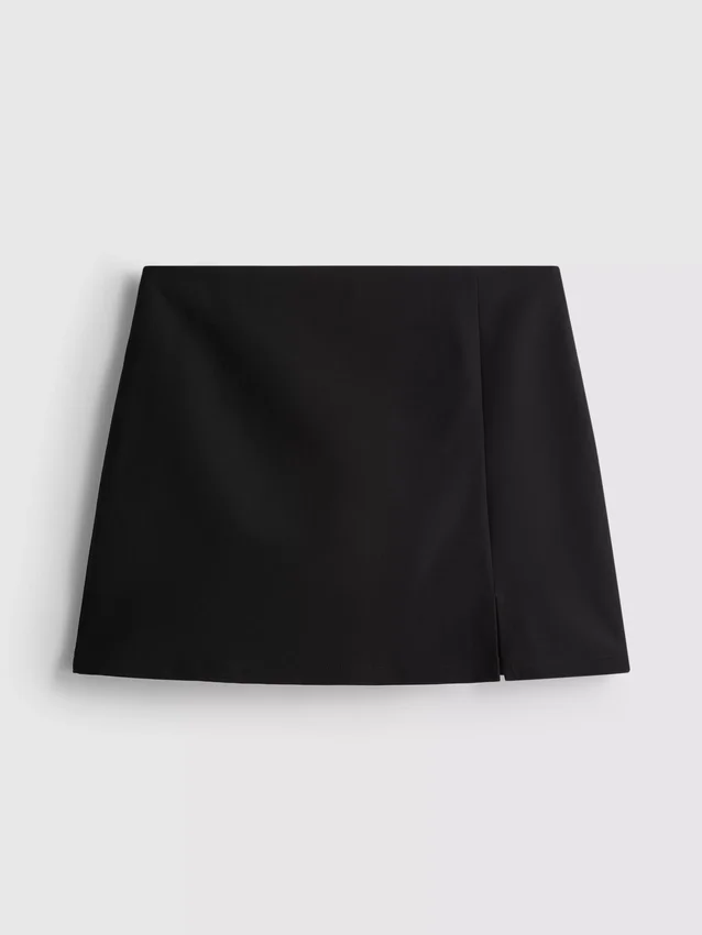 Minikjol med slits i fållen