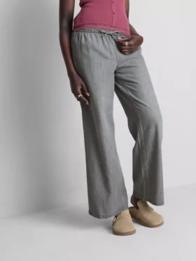 Mjukisbyxor i denim med raka ben