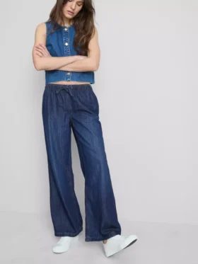 Mjukisbyxor i denim med raka ben