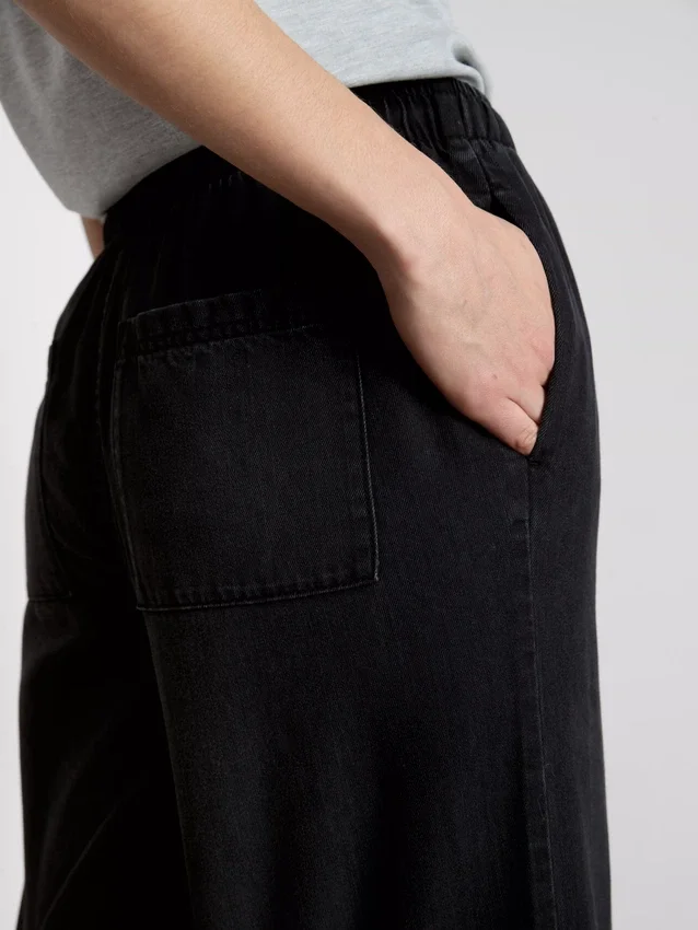 Mjukisbyxor i denim med raka ben