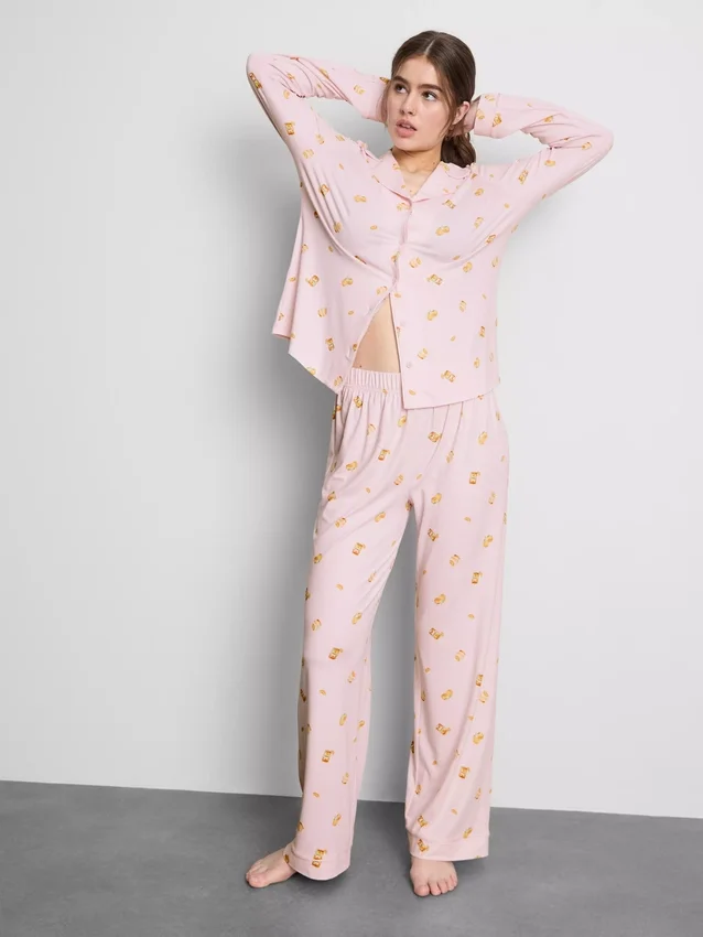 Mönstrad pyjamasar i boyfriend-stil
