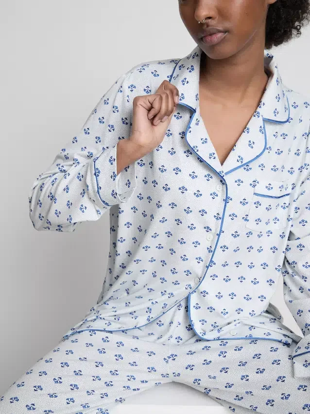 Mönstrad pyjamasar i boyfriend-stil