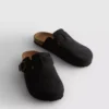 Mule-tofflor med täckt tå