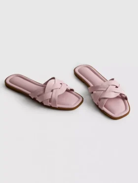 Mules med flätade remmar