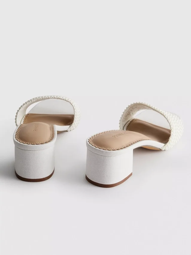 Mulesandaler med blockklack och imiterade pärlor