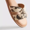 Mulesandaler med korsade remmar