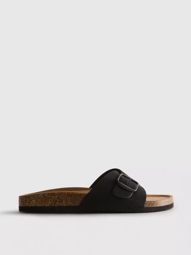 Mulesandaler med spänne