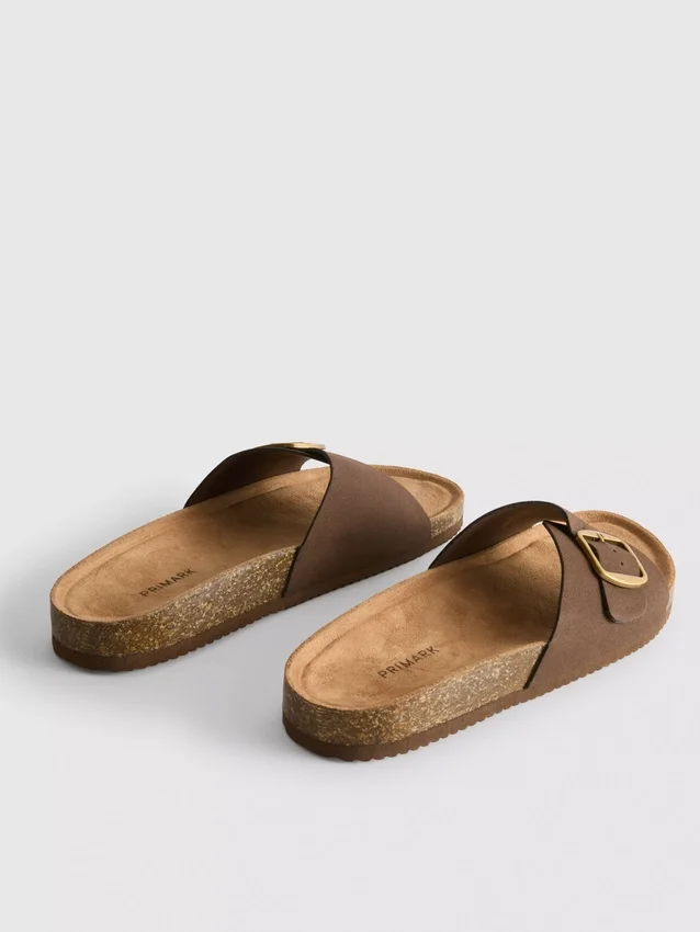 Mulesandaler med spänne
