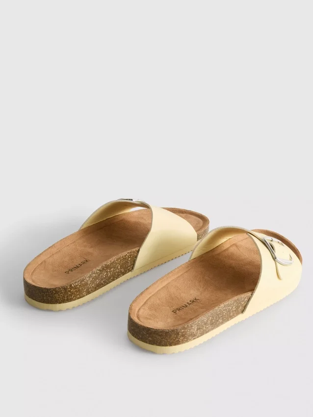 Mulesandaler med spänne