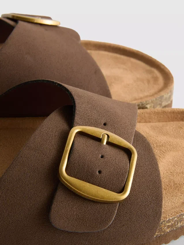 Mulesandaler med spänne