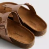 Mulesandaler med T-rem och spänne