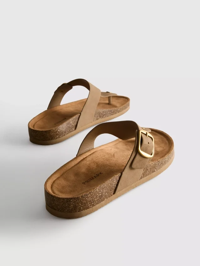 Mulesandaler med T-rem och spänne