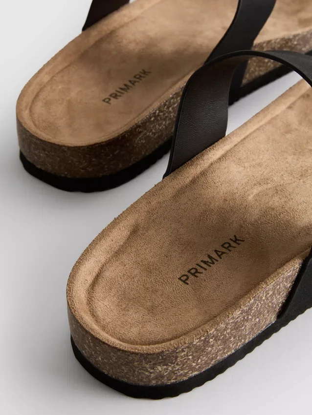 Mulesandaler med T-rem och spänne
