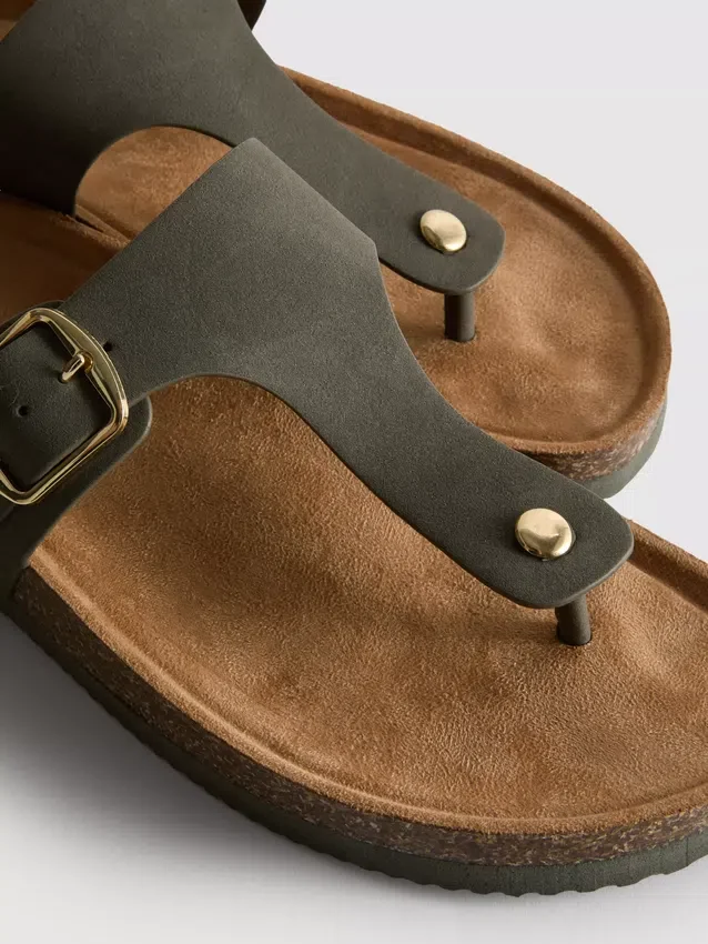 Mulesandaler med T-rem och spänne