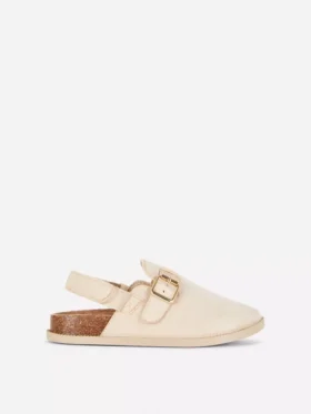 Mulesandaler med täckt tå