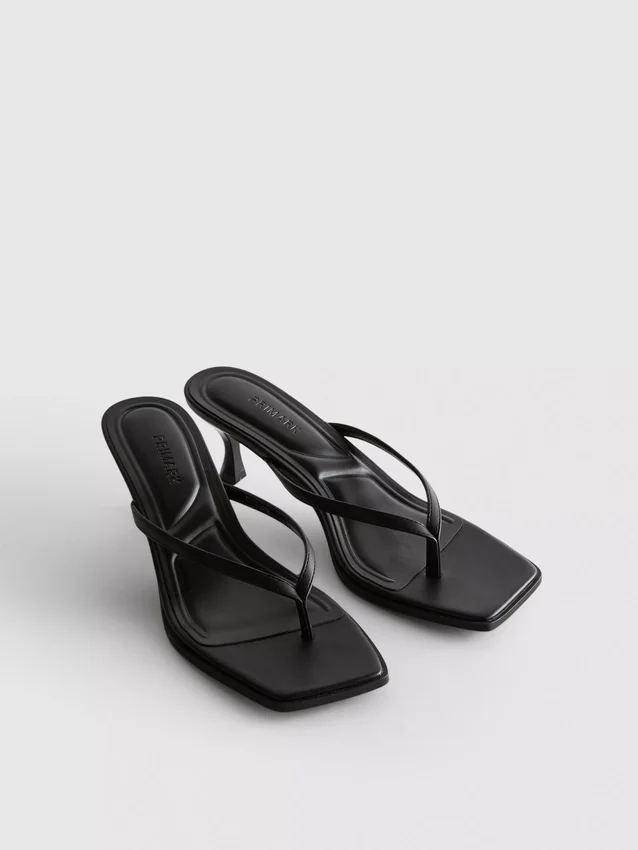 Mulesandaler med tårem och klackskor
