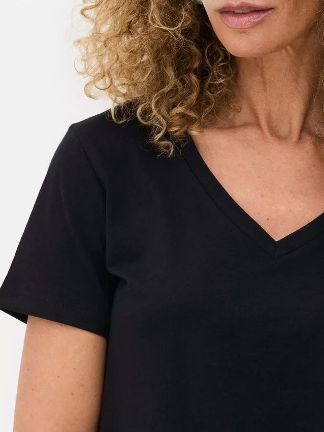 Oumbärlig T-shirt med V-ringning