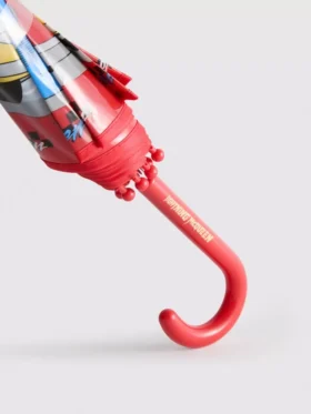 Paraply med motiv från Disney Pixars Cars