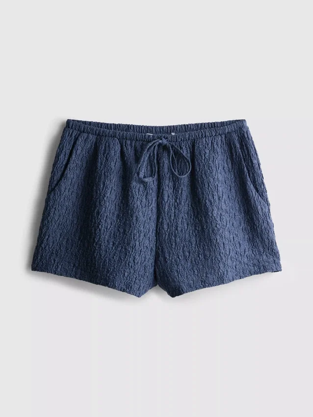 Paula Echevarría avslappnade skrynkliga shorts