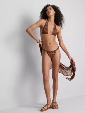 Paula Echevarría leopardmönstrade glittrande bikinitrosor