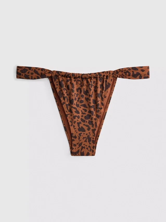 Paula Echevarría leopardmönstrade glittrande bikinitrosor