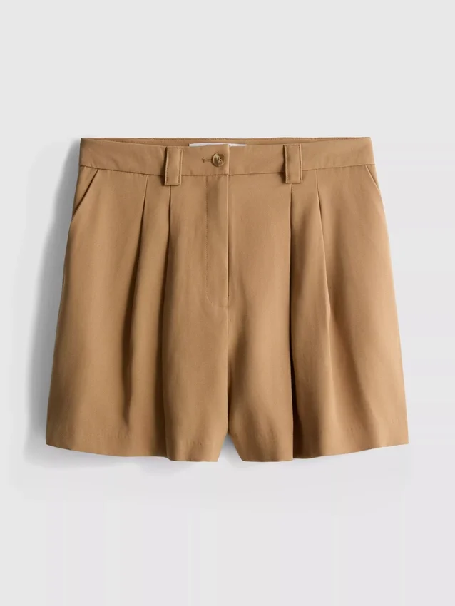 Paula Echevarría plisserade bermudashorts