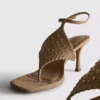 Paula Echevarría sandaler med nitar