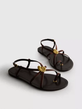 Paula Echevarría sandaler med remmar och sjöstjärnor