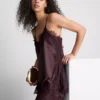 Paula Echevarría, satin-cami-top med spetskant