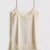 Paula Echevarría, satin-cami-top med spetskant
