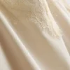 Paula Echevarría, satin-cami-top med spetskant