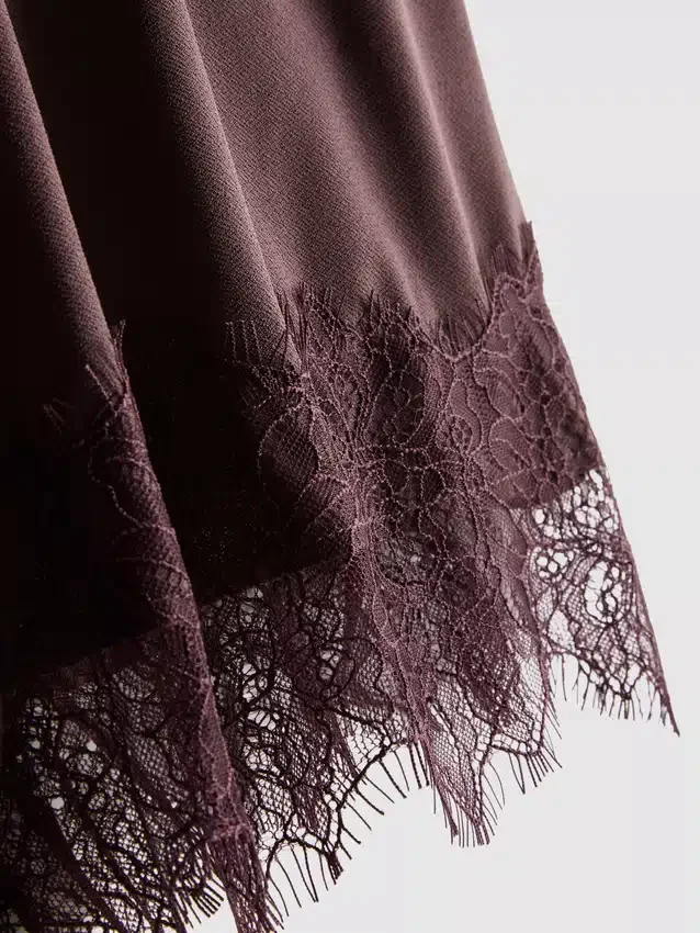 Paula Echevarría shorts med spetskant