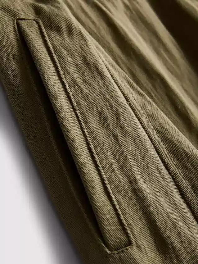 Paula Echevarría texturerade byxor med runda ben