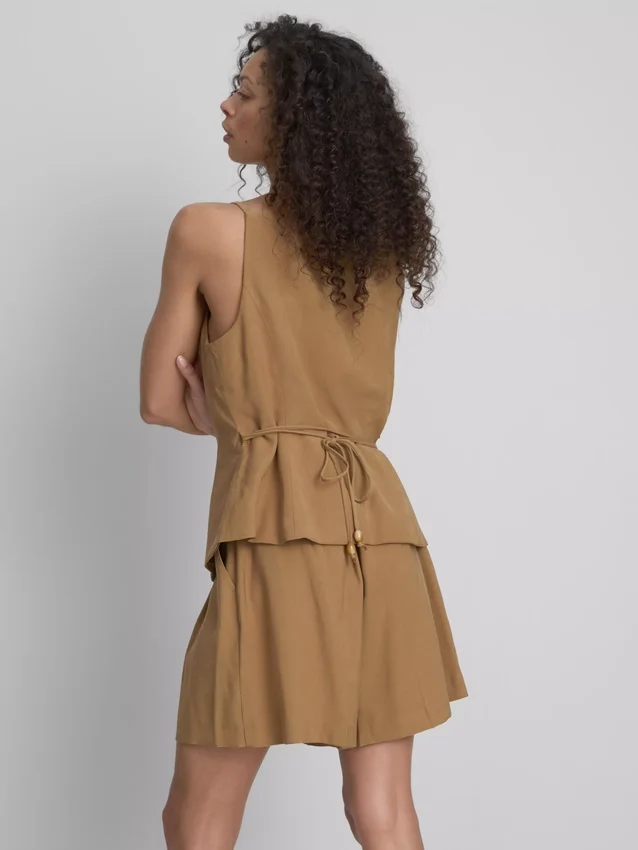 Paula Echevarría väst med peplum-kant
