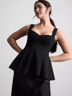 Peplum-top i crepe med hjärtformad halsringning
