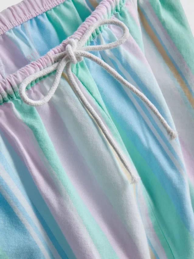 Perfekta för avslappning: pyjamasbyxor i pastellfärger med raka ben