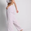 Perfekta för avslappning: randiga pyjamasbyxor med raka ben