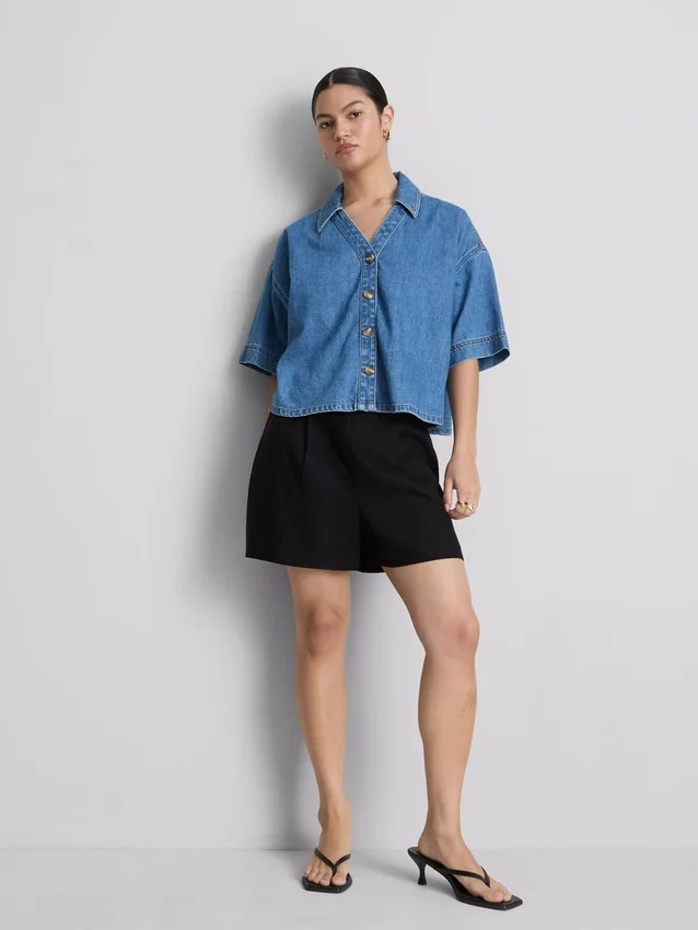 Plisserade shorts i linneblandning