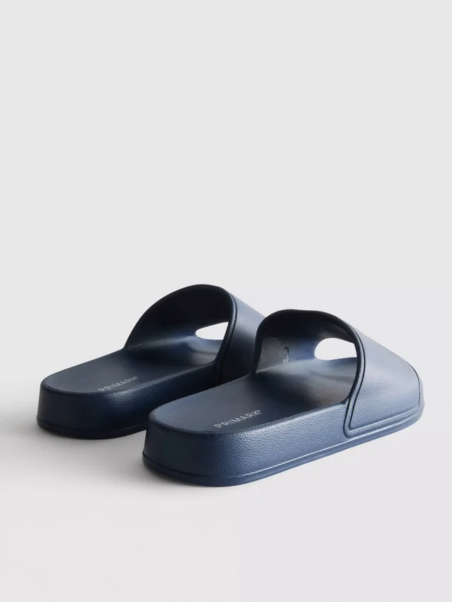 Pooltofflor med tjock sula
