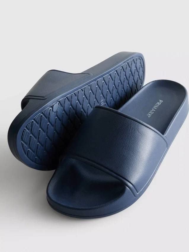 Pooltofflor med tjock sula