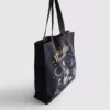 Praktisk totebag med magiskt tryck