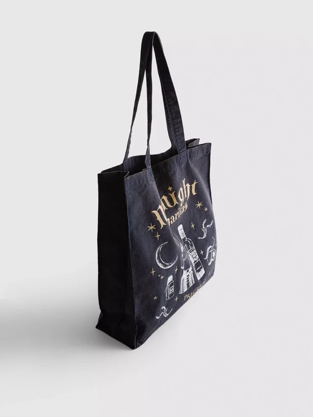 Praktisk totebag med magiskt tryck