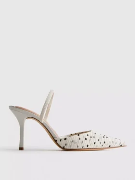 Pumps med spetsig tå och prickmönster