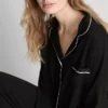 Pyjamasar i boyfriend-modell med kontrasterande kantband